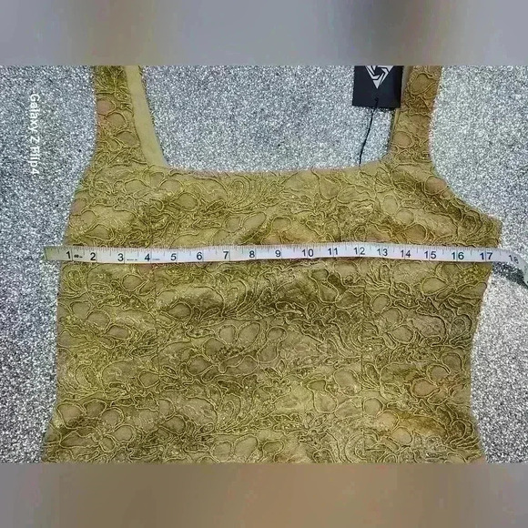 Gold beaded/ embroidery crop tank top - Picture 5 of 6